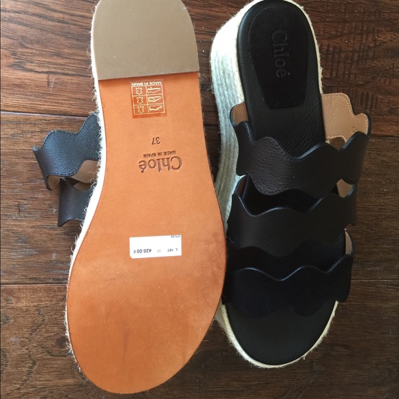 Shoes - Scalloped Flatworm Sandal Chloe - Picture 3 of 8